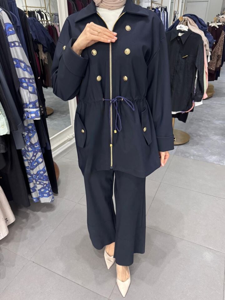 GHİSA DÜĞME DETAY TAKIM LACİVERT