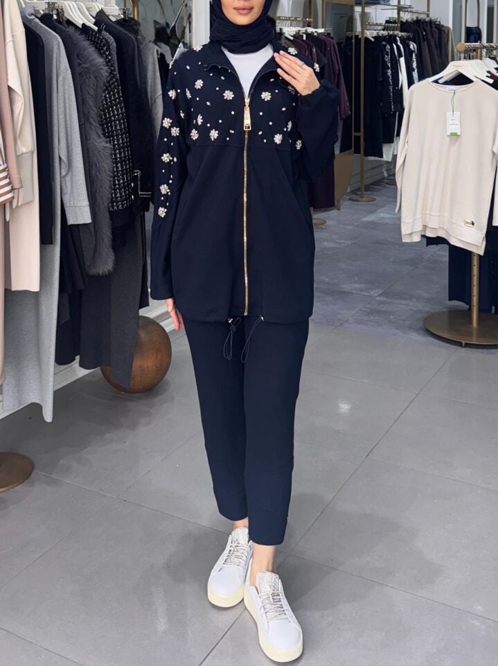 İŞLEMELİ MODAL TAKIM LACİVERT