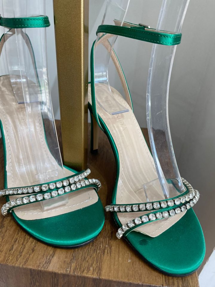 TAŞ BANTLI YEŞİL TOPUKLU