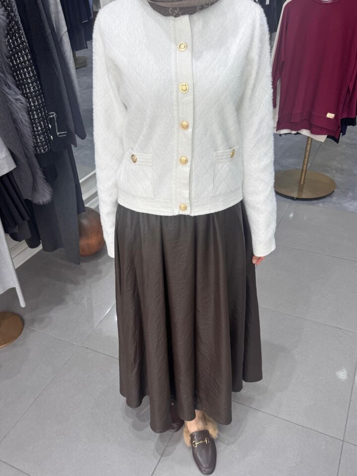 DÜĞME DETAY MİDİ TRİKO HIRKA EKRU