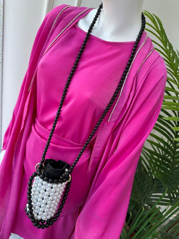 BEYAZ BONCUKLU SİYAH ÇANTA