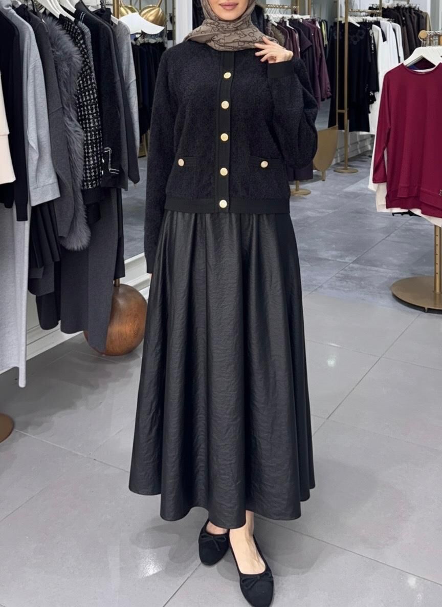 DÜĞME DETAY MİDİ TRİKO HIRKA SİYAH