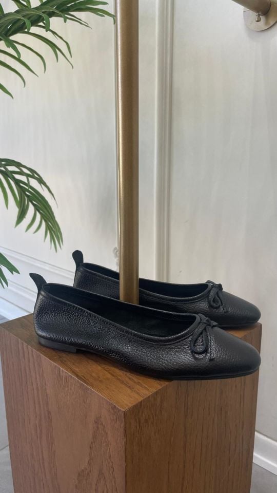 HAKİKİ DERİ FİYONKLU BABET SİYAH