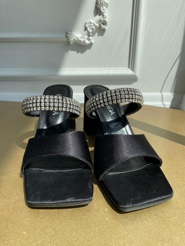 MODA HASEN SATEN TAŞLI TERLİK SİYAH 36