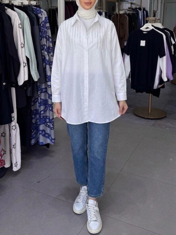 SIRALI BONCUK İŞLEMELİ GÖMLEK BEYAZ