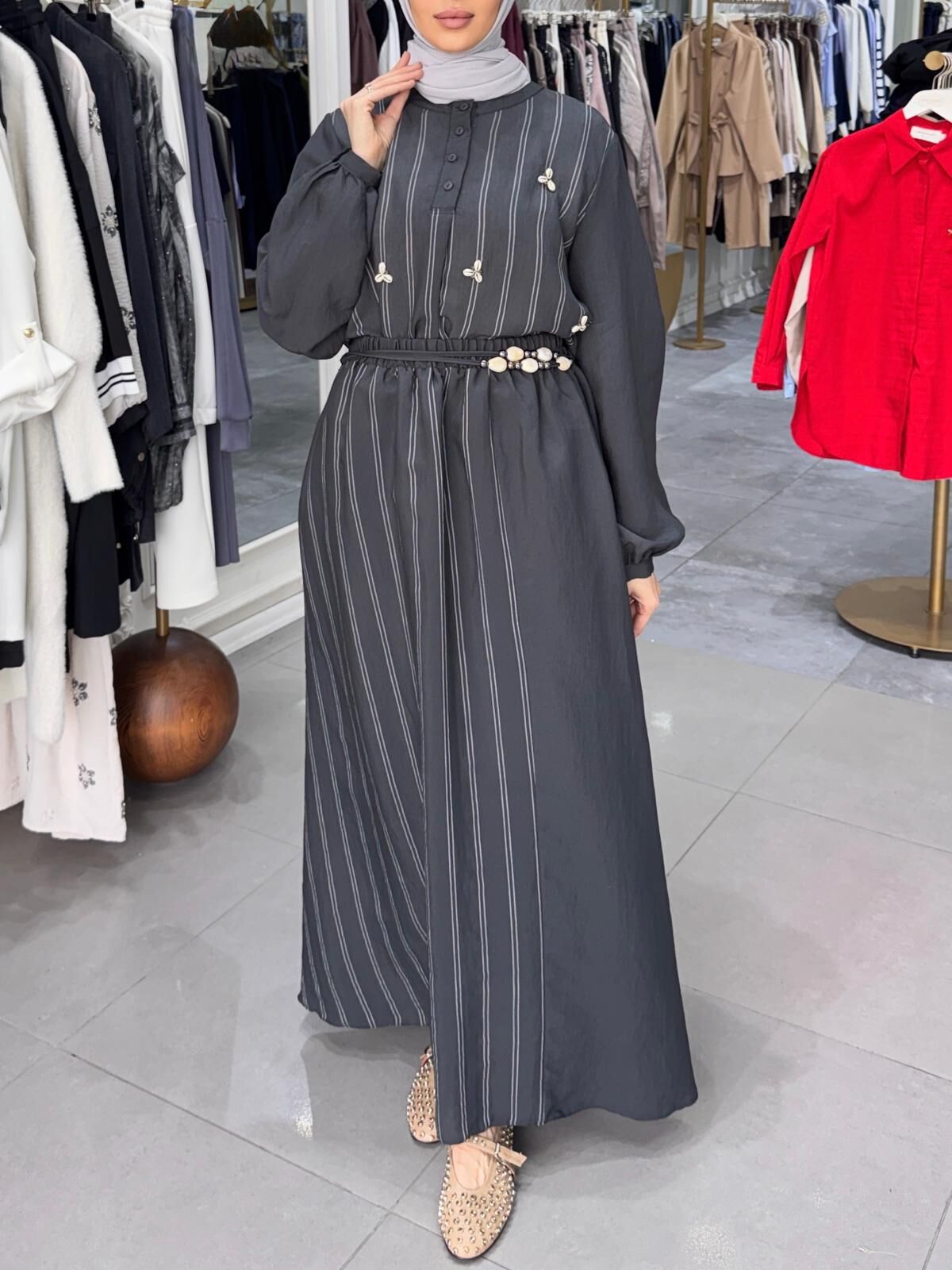 İSTİRİDYE DETAYLI MİRANDA ETEKLİ TAKIM