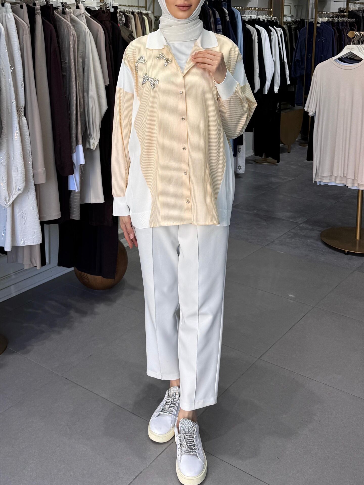 FİYONK TAŞ DETAY GÖMLEK SARI