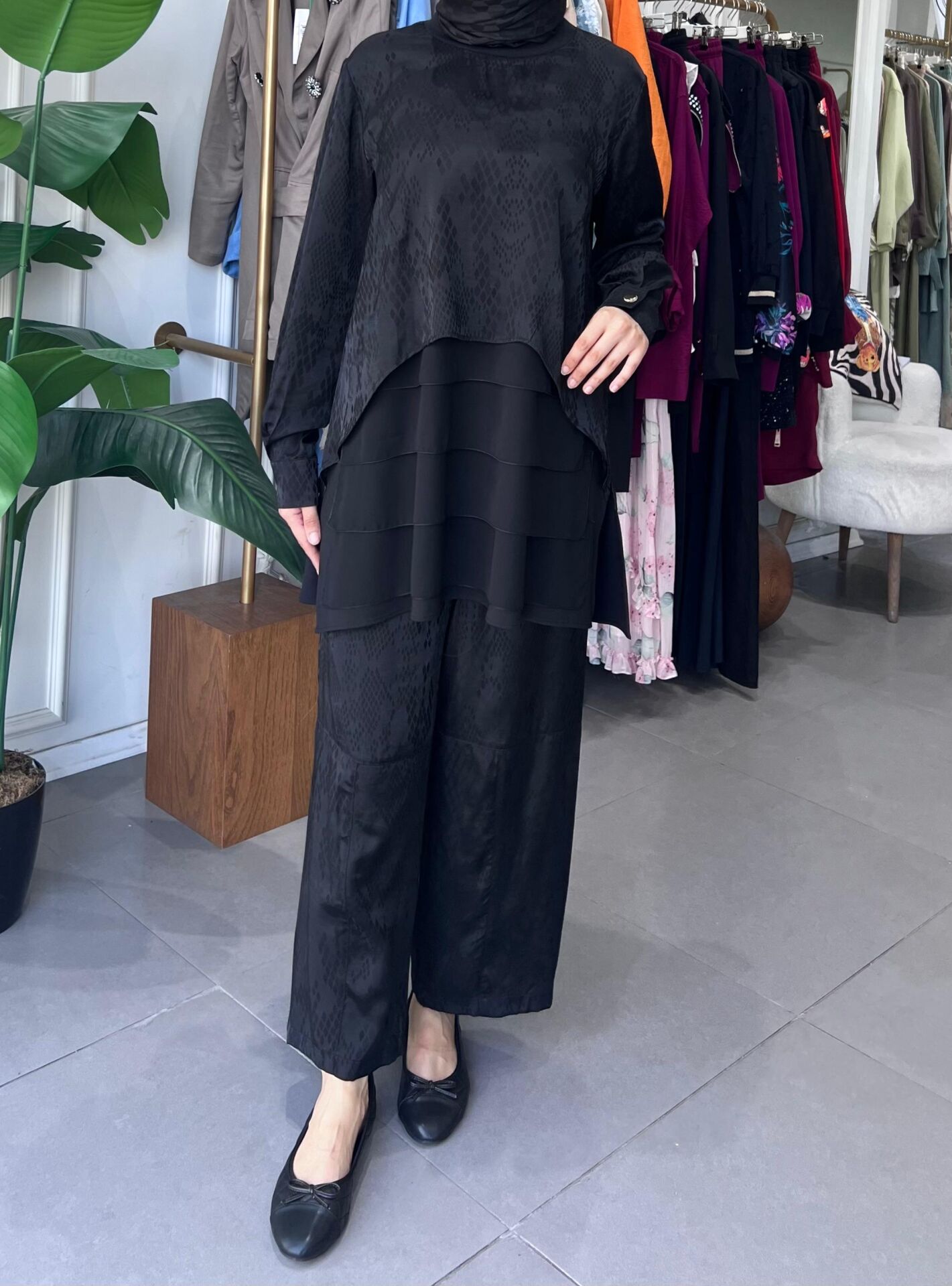 KENDİNDEN DESENLİ KATLI TAKIM