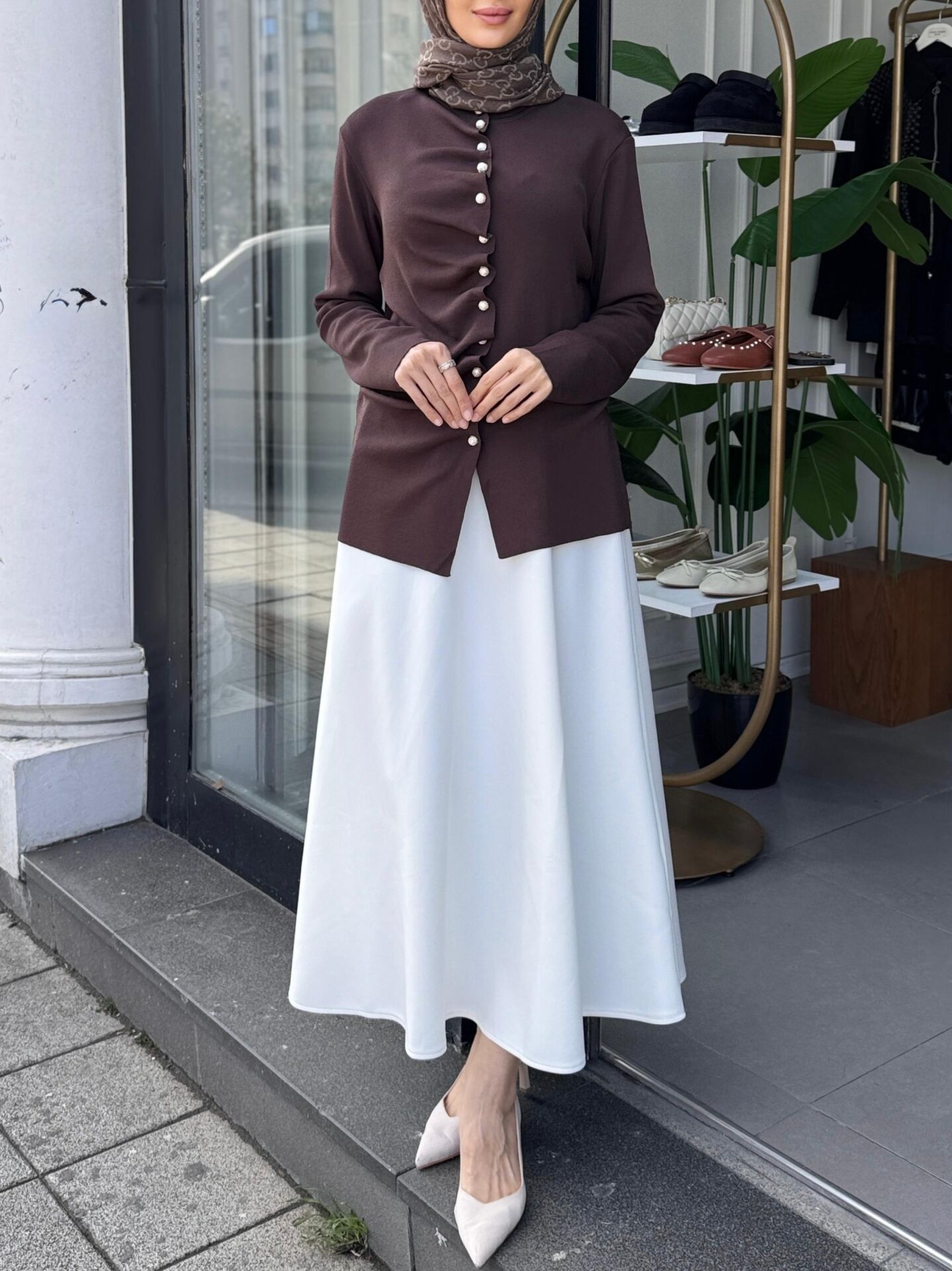 GÜL DÜĞME HIRKA KAHVERENGİ