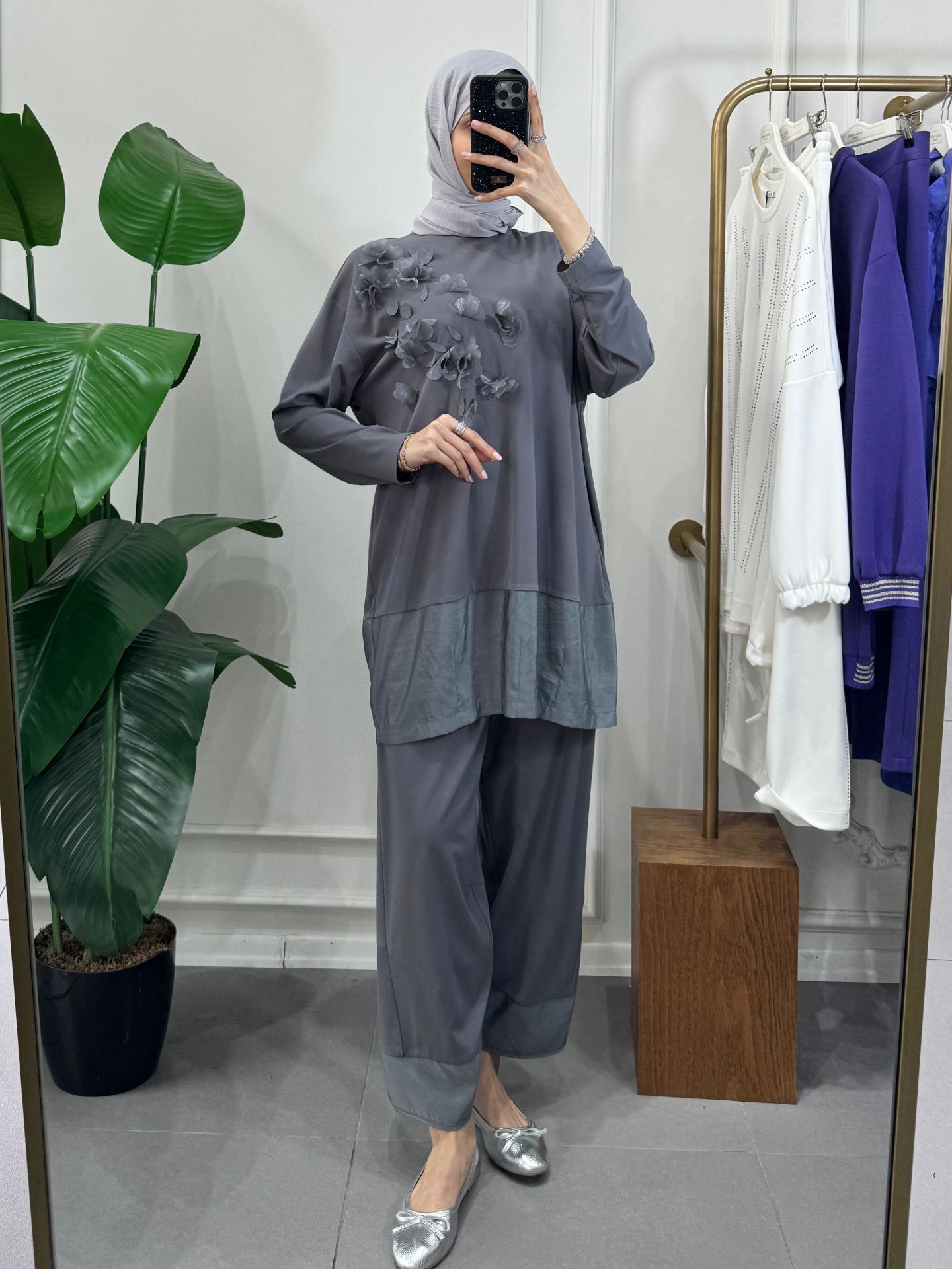 ÇİÇEK DETAYLI TAKIM GRİ