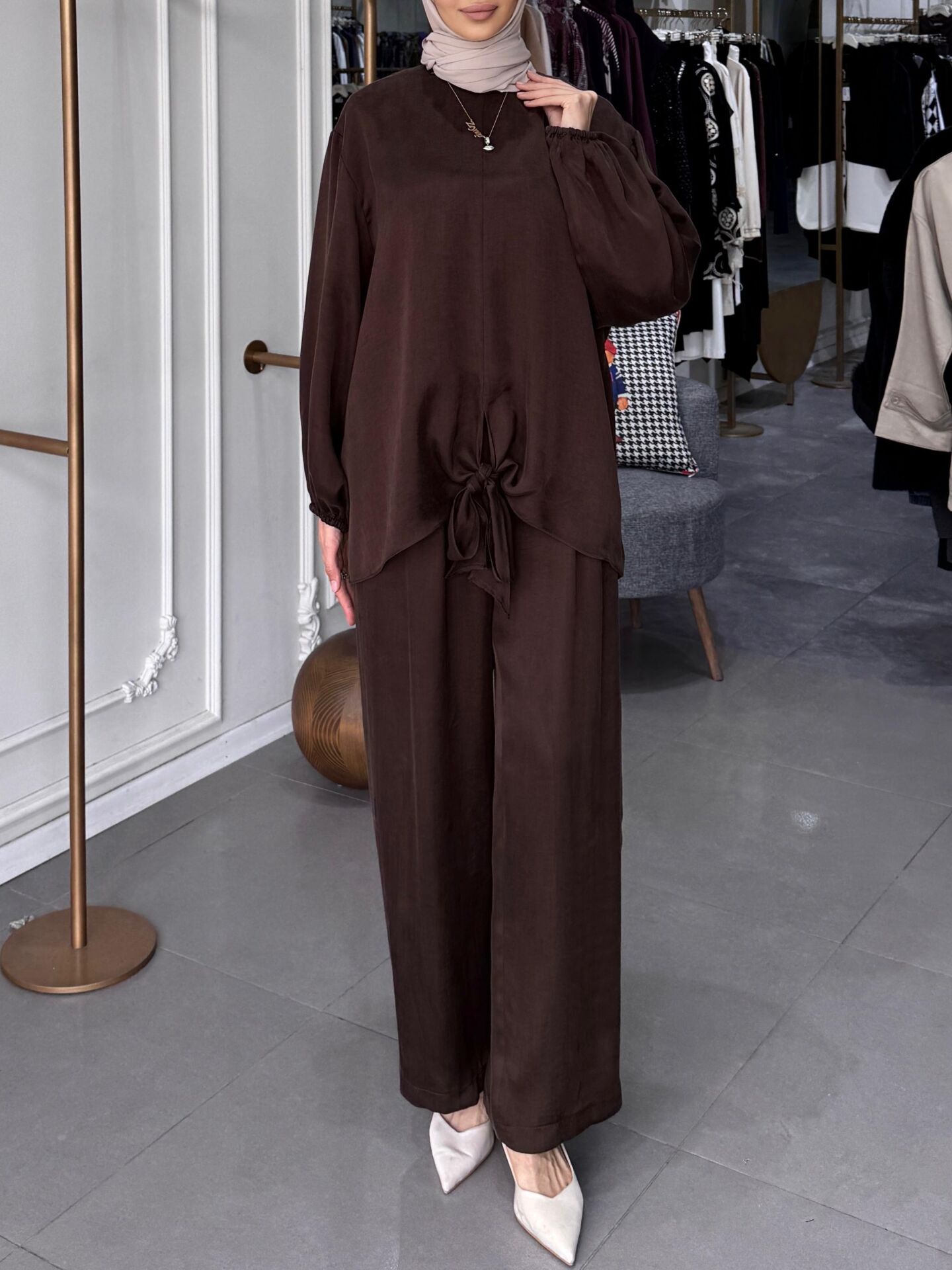 BAĞLAMA DETAYLI İPEK TAKIM KAHVE