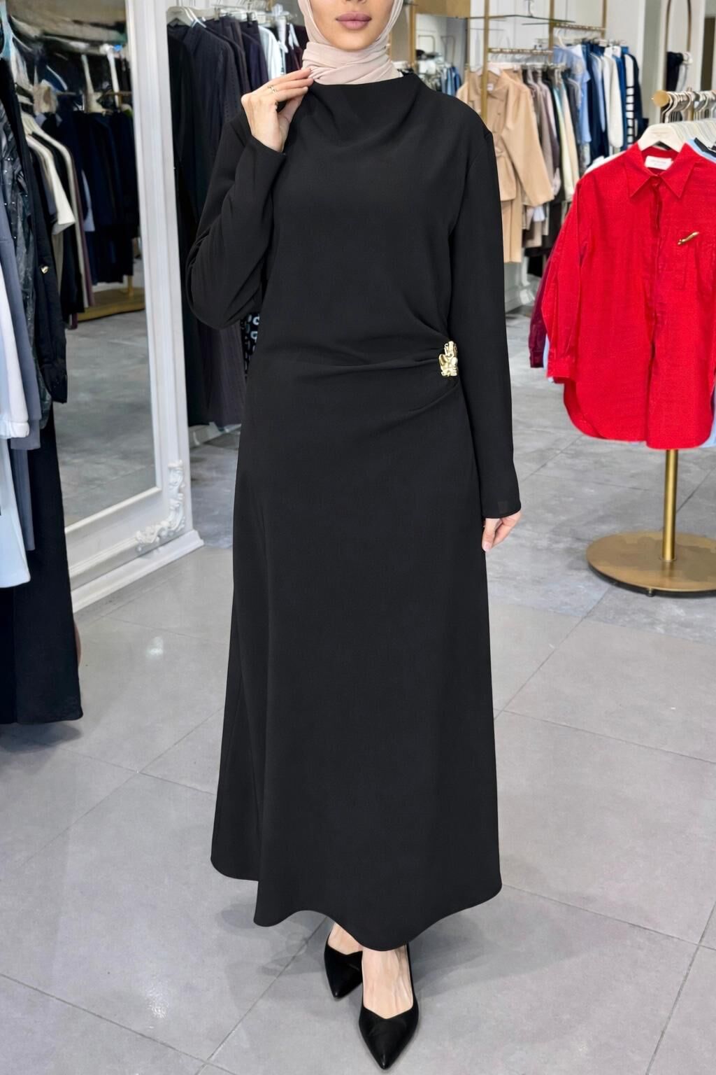 BROŞ DETAYLI ELBİSE SİYAH