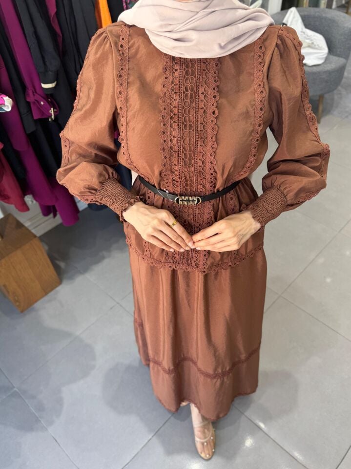 GÜPÜRLÜ ETEKLİ TAKIM TABA