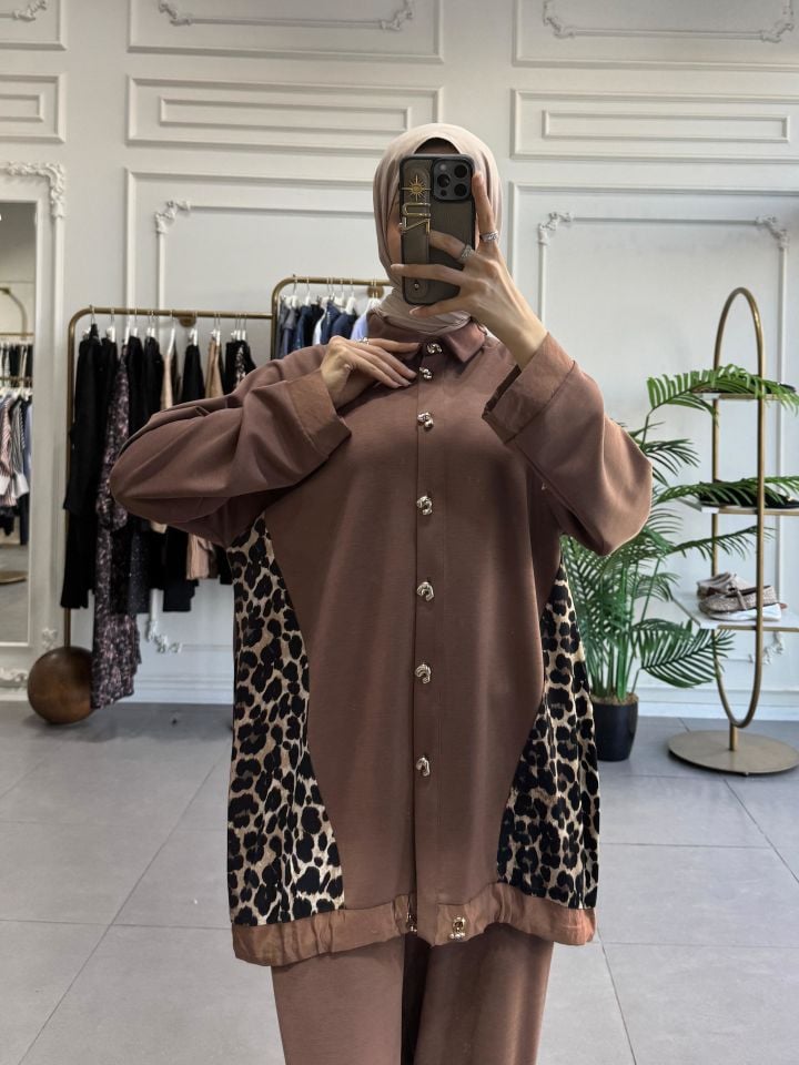 LEOPAR DETAYLI TAKIM KAHVERENGİ
