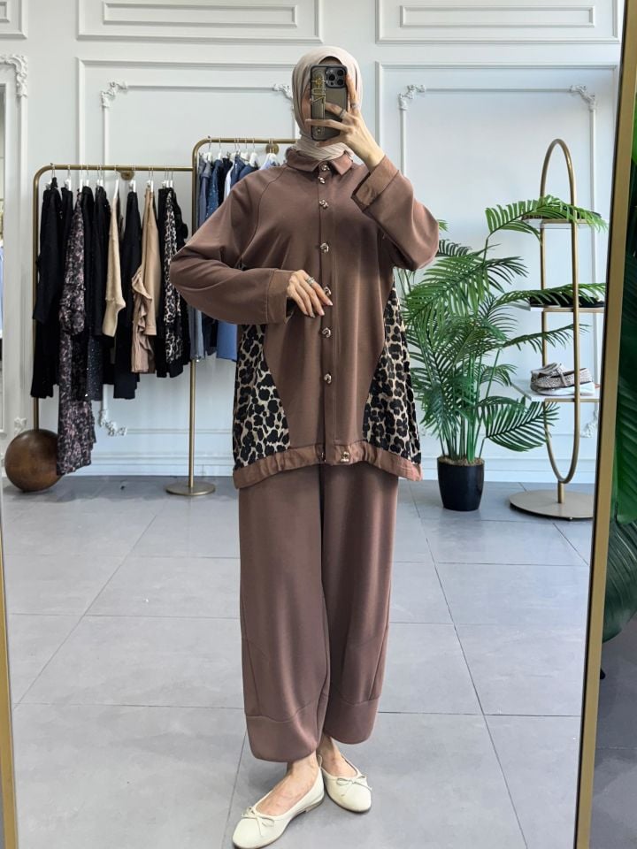 LEOPAR DETAYLI TAKIM KAHVERENGİ