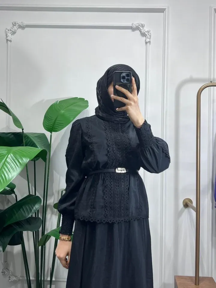 GÜPÜRLÜ ETEKLİ TAKIM SİYAH